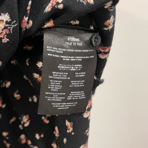 Women’s Volcom Dress XS - Picture 4 of 4